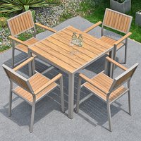 Ensemble de salle à manger moderne pour jardin et terrasse, table en alliage d'aluminium et WPC, chaises empilables, résistant aux intempéries, mobilier d'extérieur pour événements