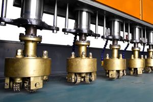 Routeur <span class=keywords><strong>CNC</strong></span> Datang, <span class=keywords><strong>machine</strong></span> de traitement automatique de <span class=keywords><strong>surface</strong></span> de pierre de type litchi, 1,5 kW - Product Image 2