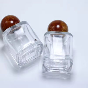 Vente en gros de flacons de parfum vides en verre de haute qualité de 50 ml et 100 ml, de forme carrée, avec boîte personnalisée - Product Image 4