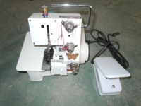 Machine à coudre surjeteuse plate à 4 fils pour usage domestique avec moteur, haute vitesse, double aiguille - Nouvelle, facile à utiliser FN2-4D-B