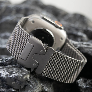 <span class=keywords><strong>Cinturino</strong></span> in Maglia Milanese in Acciaio Inossidabile Oro e Argento con Fibbia a Paracadute da 49mm per <span class=keywords><strong>Apple</strong></span> <span class=keywords><strong>Watch</strong></span> <span class=keywords><strong>Ultra</strong></span> - Product Image 5