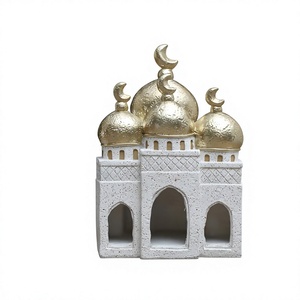 Decoración de Ramadán Hecha a Mano con Forma de Mezquita Blanca y Cúpulas Doradas en Forma de Luna Creciente - Product Image 1