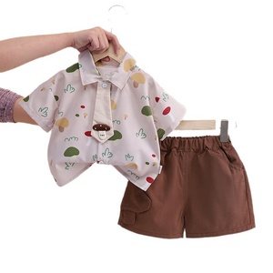 Ensemble 2 pièces pour tout-petits garçons avec imprimé champignons mignons, chemise à manches courtes et short cargo, facile à assortir avec divers bas - Product Image 5