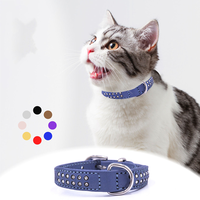 2023 collier de chat en velours de luxe en gros avec cloches réglables accessoires pour animaux de compagnie en cuir de couleur unie