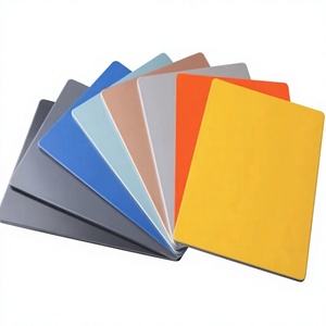 Paneles de Muro Cortina de Aluminio con Recubrimiento en Polvo Anticorrosión para Aplicaciones Exteriores en Colores Rojo, Verde y Amarillo - Product Image 1