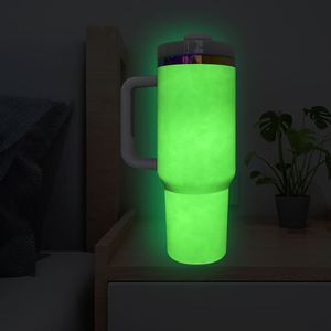 Gobelet 40 oz phosphorescent arc-en-ciel plaqué blanc, noir et orange avec poignée et paille - Product Image 3