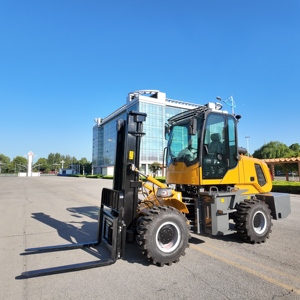 Chariot élévateur tout-terrain <span class=keywords><strong>3</strong></span>,5T/4T/5T et chargeuse sur pneus 4x4, équipé de pneus semi-solides, idéal pour l'utilisation en usine et sur chantier. - Product Image 4