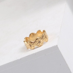 Anillo de Estrella del Norte de Acero Inoxidable Antialérgico al por Mayor de Fábrica, Anillos Delicados de Zirconia Chapados en Oro, Joyería - Product Image 4
