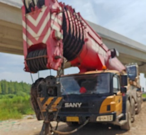 Grue sur camion Sany 220 tonnes, équipement de construction lourd d'occasion, moteur Weichai, modèle 2018, hauteur de levage 110m, pompe hydraulique - Product Image 1