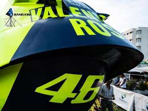 Escultura Personalizada de Casco FRP Viral Landmark Art para Café, Estación de Entrega para Llevar, Motocicleta, Viaje por Carretera, Punto de Control - Product Image 3