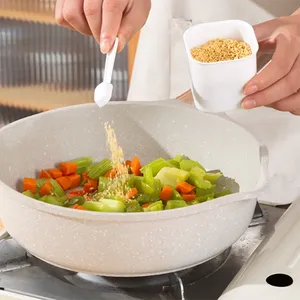 Boîte à épices en plastique à 4 compartiments, ensemble de pots à épices, organisateur de cuisine pour salières, poivrières et récipients - Product Image 4