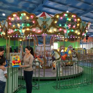 Nouveau Carrousel Classique 2026 à 12/16 Places, Conception Rotative Sécurisée à Vitesse Limitée, Équipement d'Attraction Nostalgique pour Parc - Product Image 1
