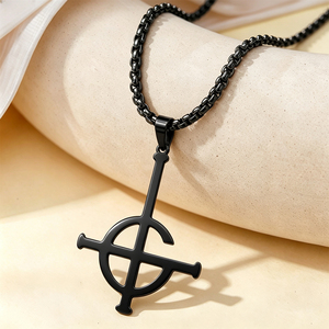 Nuova Collana Trendy con Ciondolo a Croce Ghost Nameless Band Ghoul in Acciaio Inossidabile Placcato Oro per Uomo, Vendita all'Ingrosso - Product Image 3