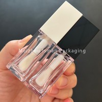 Tube de gloss à lèvres carré transparent ISMAN 8 ml avec un grand applicateur, bouchon noir et blanc, emballage de gloss à lèvres vide, logo personnalisé, flacon en PETG