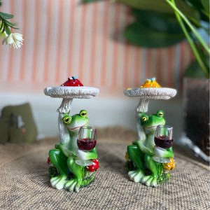 Figurine en résine grenouille et champignon, champignon rouge et jaune, décoration de jardin et de maison, ornement artistique de bureau - Product Image 1