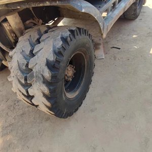 Pelleteuse à roues d'occasion japonaise Xinyuan Xy75W 7t, à vendre - Product Image 3