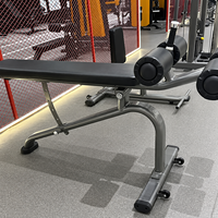 Banc Abdominal Commercial Réglable SK Wholesale pour Gym, Banc Inclinable pour Sit-up, Équipement d'Entraînement de Base pour Club de Fitness et Hôtel
