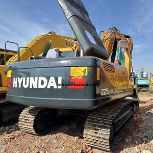Excavatrice sur chenilles Hyundai R225LC-9S d'occasion de 22,5 tonnes, haute efficacité, idéale pour la construction et l'exploitation minière - Product Image 2