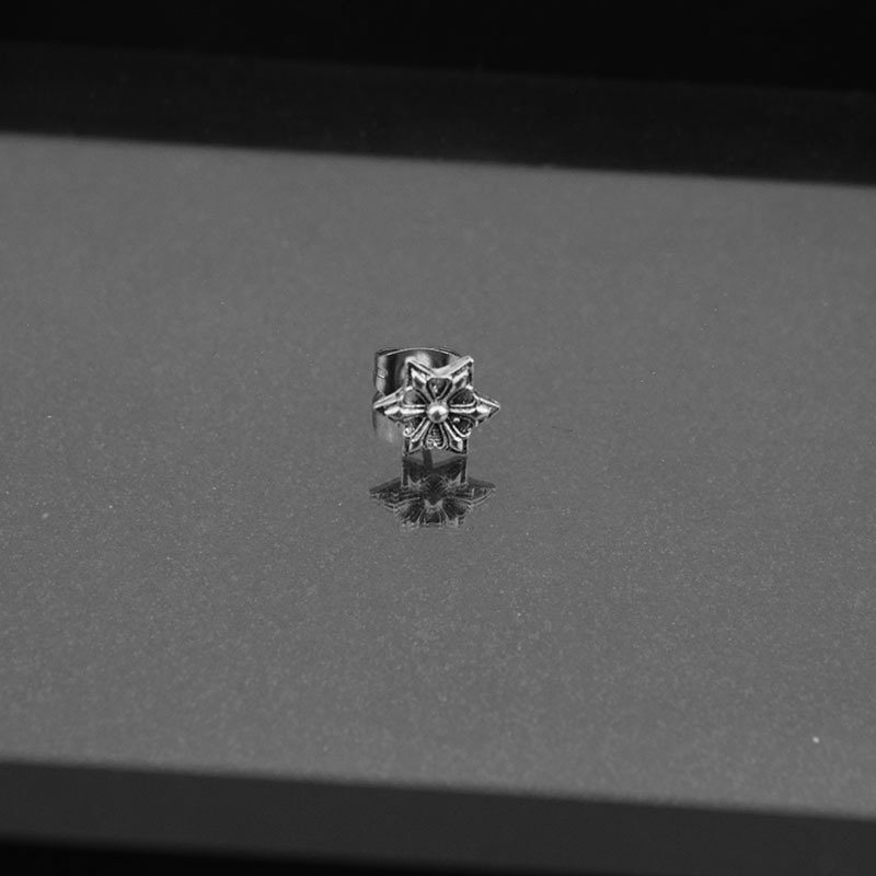 E003-S5 (One earring)