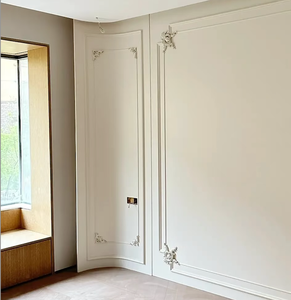 Pannello Murale Laccato di Lusso Francese Personalizzato con Porta Invisibile Integrata Ornata per Interni di Alta Gamma - Product Image 6