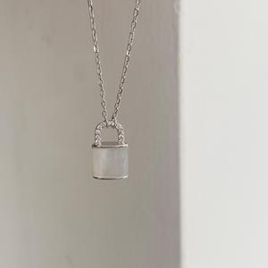 Collar con Colgante de Cruz Americana de Plata Pura S925, Color Azul Agua Dulce Mint Mambo con Diamantes Completos, Diseño de Personalidad Versátil y de Nicho - Product Image 3