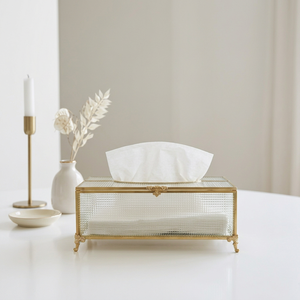 Boîte à mouchoirs en verre de luxe moderne avec cadre en laiton pour la maison et les mariages - Product Image 1