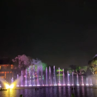 Fuente de Agua Musical Inteligente de Acero Inoxidable Comercial, Diseño Moderno, Sincronización Musical en Tiempo Real, 110-230V, 1 Año de Garantía