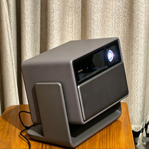 Projecteur laser tricolore 4K natif XGIMI RS 20 Plus, luminosité 2800 CVIA, 240 Hz pour le gaming et home cinéma portable - Product Image 1