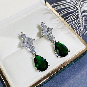 Boucles d'oreilles en diamant vert E1012 pour femmes, bijoux de luxe pour soirée, clous en diamant naturel taille poire - Product Image 5