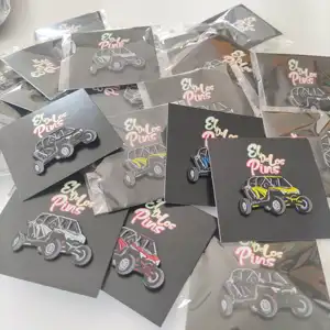 Pinos personalizados de metal, logotipo personalizado do pino do carro de esmalte macio