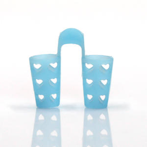 <span class=keywords><strong>Anti</strong></span> <span class=keywords><strong>ronflement</strong></span> nez pince de couchage silice souple arrêter le <span class=keywords><strong>ronflement</strong></span> dispositif <span class=keywords><strong>nuit</strong></span> sommeil nez <span class=keywords><strong>Anti</strong></span> <span class=keywords><strong>ronflement</strong></span> nez évents - Product Image 4