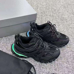 Chaussures <span class=keywords><strong>de</strong></span> sport LED originales en gros pour 2025 – Série Track 3.0 LED – Style rétro – Chaussures décontractées <span class=keywords><strong>de</strong></span> créateur - Product Image 1