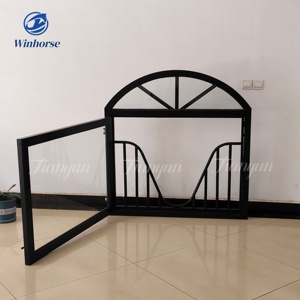 आधुनिक भूमध्य स्टेरियन स्टेबल्स में सुरक्षित वेंटिलेशन के लिए अतिरिक्त मजबूत धातु फ्रेम के साथ लंबे समय तक चलने वाले ऐक्रेलिक घोड़े बैन विंडो - Product Image 4