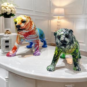 Nueva Figura Creativa de León Caminando en Resina Epoxi, Decoración de Alta Gama para Mesa de Té, Arte Folclórico, Regalo de Cumpleaños - Product Image 3