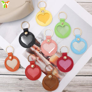 Borsa a forma di cuore Charm graziosa custodia per peli di animali domestici Mini portachiavi in pelle PVC porta borse zaino da donna ciondolo affascinante - Product Image 4