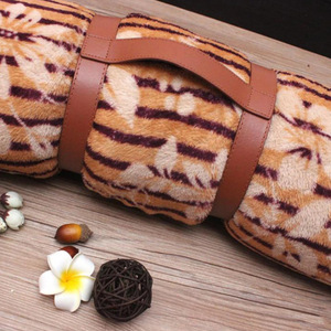 Correas de cuero personalizadas en forma de H para tapetes de picnic, soportes de cuero para tapetes de yoga, cinturones de sujeción para mantas de camping al aire libre. - Product Image 5