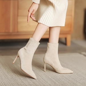 <span class=keywords><strong>Bottines</strong></span> à talons hauts en <span class=keywords><strong>daim</strong></span> <span class=keywords><strong>beige</strong></span> pour femmes, fabriquées à la main en usine, de haute qualité, luxe, 2024, bout pointu, talon aiguille - Product Image 2