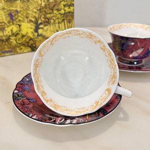 Hot Selling Luxury Bone China Burgundy Color <b>Cups</b> and Saucers <b>Set</b> - Product Image 3