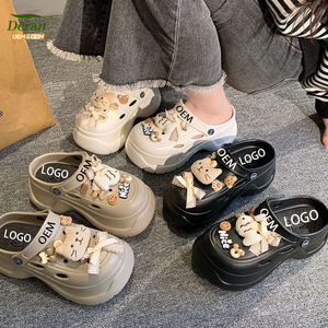 Deran 2025 OEM lindas zapatillas antideslizantes de suela gruesa para que las mujeres usen dulces cordones de bricolaje con y zapatos con agujeros altos en verano - Product Image 1