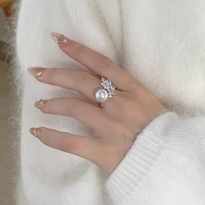 Bague en argent pur S925 avec plume d'hirondelle, diamant complet et perle, design romantique haut de gamme avec perle en diamant de haute qualité - Product Image 4