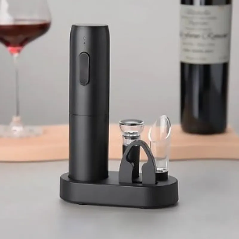 4-in-1 wiederaufladbarer automatischer elektrischer Weinflaschenöffner Geschenkset mit Folienschnitt Weingießer Vakuumstopper und Sockel