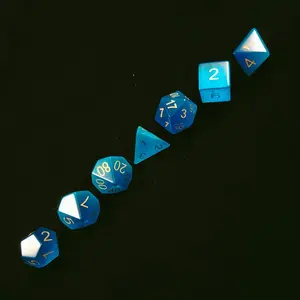 Diy小石英水晶玻璃雕刻骰子所有尺寸的水晶骰子，用于装饰或礼品或销售水晶
