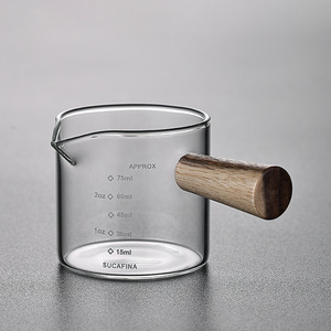 كوب قهوة من زجاج البورسليكات العالي مع مقبض خشبي جانبي، إبريق حليب صغير شفاف بفتحتين، تصميم عصري للمنزل والحفلات - Product Image 6