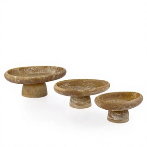 Ensemble de trois bols à chocolat en résine, forme ronde, luxe, élégants, classiques, raffinés. - Product Image 1
