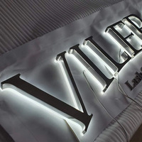 Lettres en relief LED en acrylique et acier inoxydable avec effet halo rétroéclairé, enseigne personnalisée avec logo pour salon de beauté