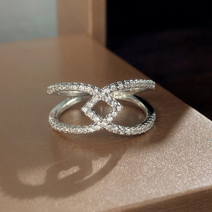Anello Geometrico con Pietra Scintillante per Donne, Stile da Ufficio, Gioiello da Dito alla Moda - Product Image 2