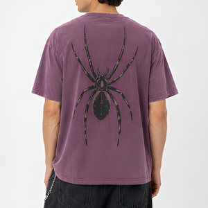 เสื้อยืดผู้ชายไซส์ใหญ่สีม่วง พิมพ์ลายแมงมุมด้านหลัง สกรีนลายลำลอง แขนสั้น ผ้าฝ้าย 100% คอกลม - Product Image 1