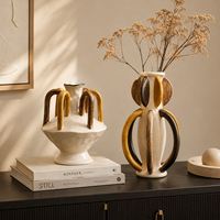 Vase en céramique sculptural blanc cassé avec motif en boucle caramel, vase décoratif pour fleurs, pour le salon, décoration de la maison