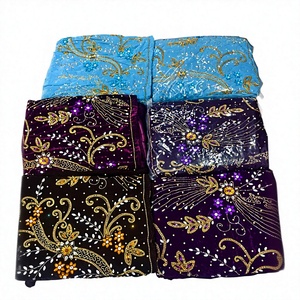 Elegante Vestido Africano Azul con Bordado Floral y Detalles de Pedrería - Product Image 5