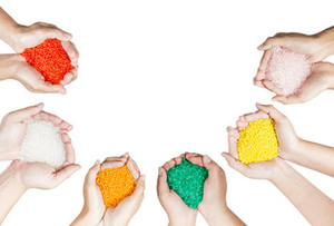 Mélange maître noir et blanc pour produits en plastique et en caoutchouc Grade de moulage pour applications de fibres Matériaux recyclés Stock brut - Product Image 2